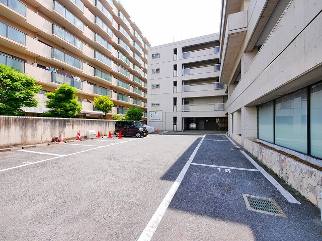 アルファユニットの駐車場