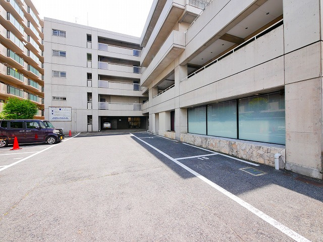 アルファユニットの駐車場