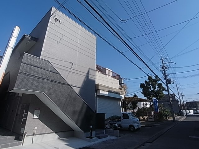 神戸市兵庫区小河通１丁目のアパートの外観