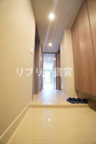 プレミスト千葉公園の玄関