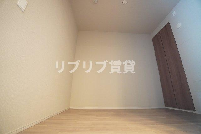 プレミスト千葉公園の洋室