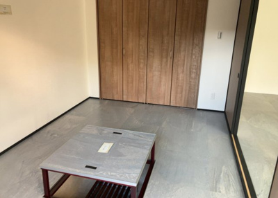 【洋室】 | ライオンズガーデン相模原 | 洋室のメリットは重い家具が置きやすく、身の回りが整理しやすいことです。 床がフローリングのため畳とは異なり凹みにくいです。 クローゼットなど収納が豊富で、普段使わない旅行カバンや服の整頓も簡単にです。