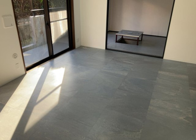 【居間・リビング】 | ライオンズガーデン相模原 | 直線タイプはLとDKを一直線に並べた形で対面キッチンのタイプです。一般的なのでよく見かけるかもしれません。直線タイプに似た直接アイランドタイプは、キッチンとダイニングの間に壁がない分広く感じられます。