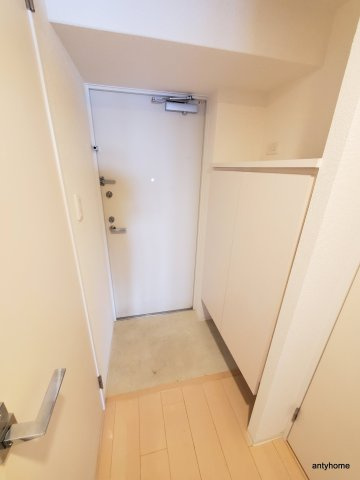 SERENiTE本町エコートの玄関