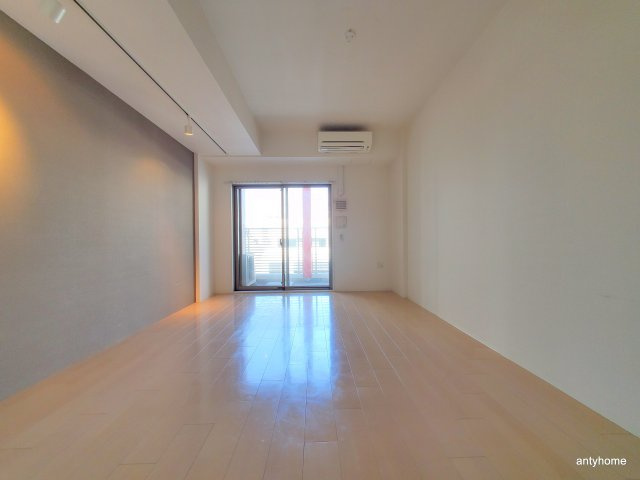 SERENiTE本町エコートの洋室
