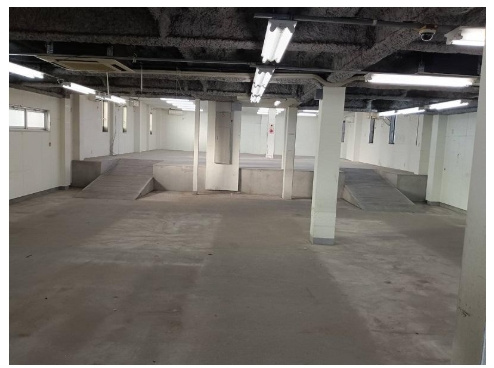 スポーツアベニュー敷地内店舗の内装