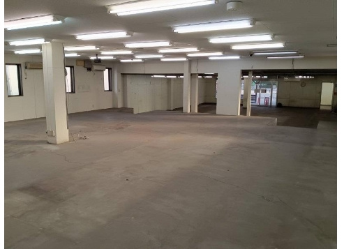 スポーツアベニュー敷地内店舗の内装