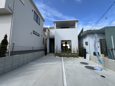 【外観】 | 八重瀬町高良（全3棟）ラスト2号棟 | 2号棟　並列駐車2台可♪