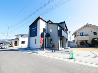 【前面道路含む現地写真】 | 長期優良住宅で末永い安心感を