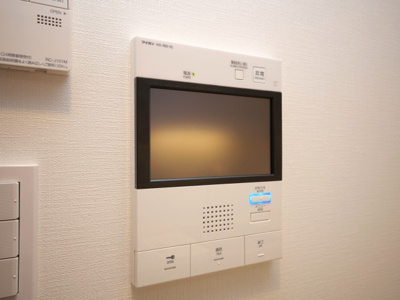 【セキュリティ】 | ザ・パークハビオ塚本 | モニター付きインターホンです