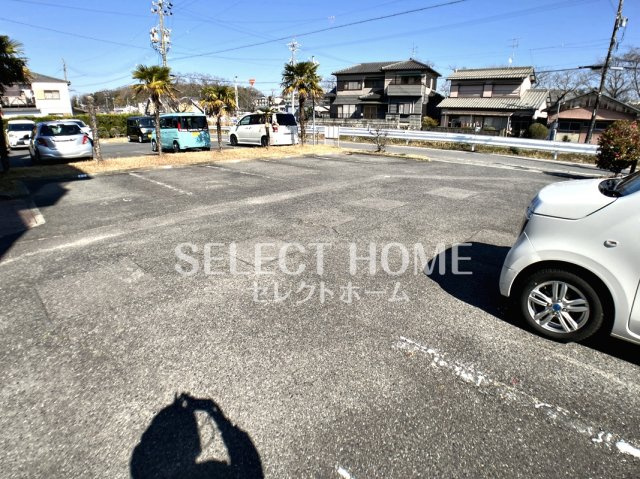 【駐車場】 | ヴィラ８８ | 車をお持ちの方に嬉しい駐車場付きの物件です