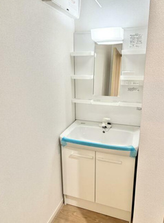 【独立洗面台】 | 甲府市飯田2丁目 中古戸建 南東角地 都市ガス 車3台駐車可