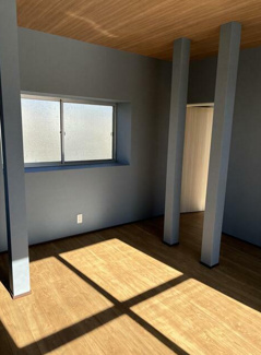 【洋室】 | 甲府市飯田2丁目 中古戸建 南東角地 都市ガス 車3台駐車可