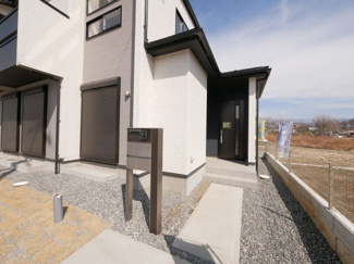 【外観】 | ポストも設置済み　外構工事完了済み