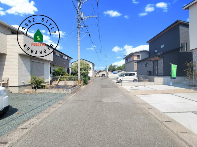 熊本市東区小山2丁目第1-1棟（1号棟）の前面道路含む現地写真|前面道路です。