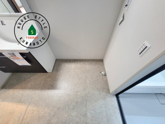 熊本市東区小山2丁目第1-1棟（1号棟）のランドリースペース|ランドリースペースとなります。広々して有効的にご使用できます。 