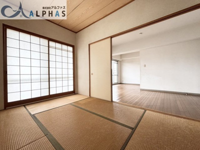 【和室】 | 藤和ライブタウン加古川東 | 南東面ＬＤＫ＋和室仕切りを開放すれば約19.5帖の広々スペースになります♪