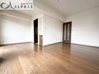 【居間・リビング】 | 藤和ライブタウン加古川東 | リビングが南東向きの為、毎日明るく過ごせます♪