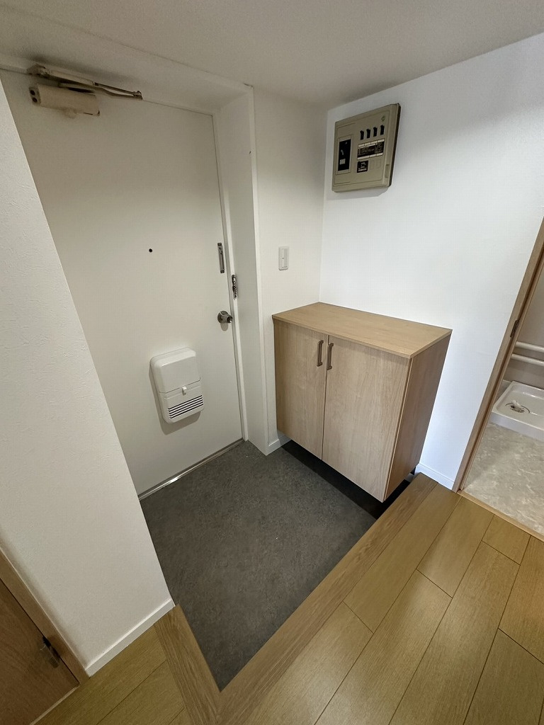 シャルム北4条の玄関