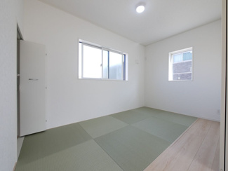 【和室】 | 南アルプス市藤田 新築戸建全2棟 1号棟 敷地69坪 | 1階　洋風和室　5帖