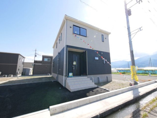 【外観】 | 建物完成済み　シンプルモダンな外観です。