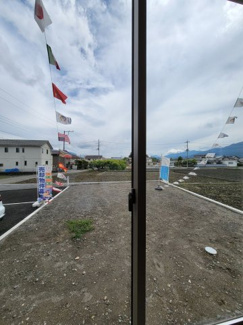 【展望】 | リビングからの眺望　お庭が見渡せます。