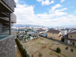 【展望】 | バルコニーより甲府市街を望む