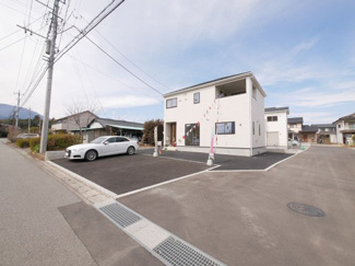 【外観】 | 車通りの少ない閑静なエリアで安心の周辺環境　建物完成済み　お気軽にお問合せください。