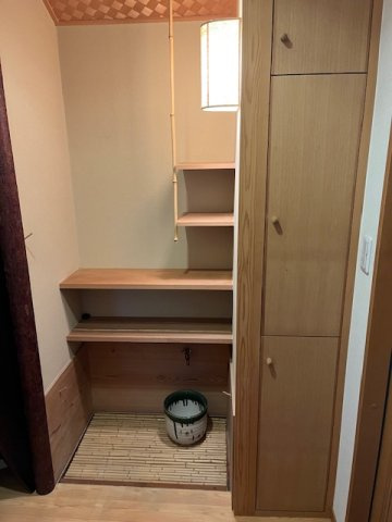 【中古】比企郡鳩山町楓ヶ丘中古住宅の収納|立派な水屋も完備！本格的に茶道を楽しめます！