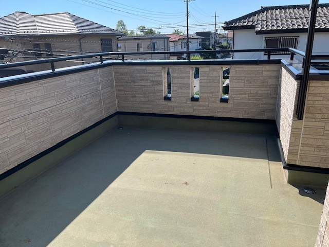 【中古】比企郡鳩山町楓ヶ丘中古住宅のバルコニー|ゆとりあるバルコニーです！