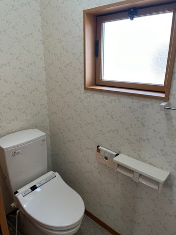 【中古】比企郡鳩山町楓ヶ丘中古住宅のトイレ|2Fトイレスペースです！