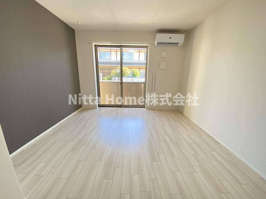 ラフィーネ（Ｒａｆｆｉｎｅ）の内装|アクセントカラーのクロスがオシャレです♪