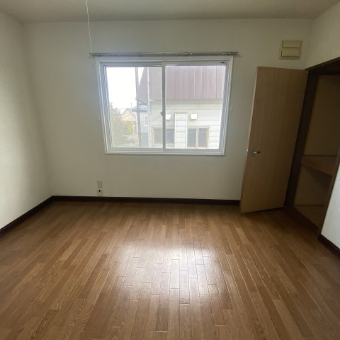 コーポ中畑の洋室|ゆったりした洋室です