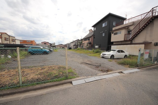 オークマンションおおみやの駐車場