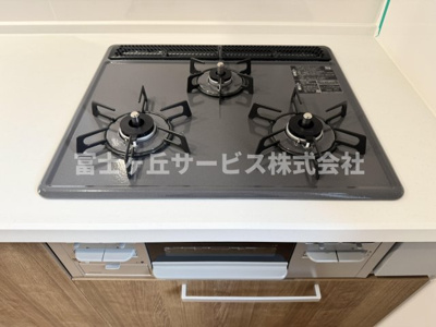 【その他】 | 静岡市清水区三保 31期 新築一戸建て 1号棟 | 3口コンロがあります