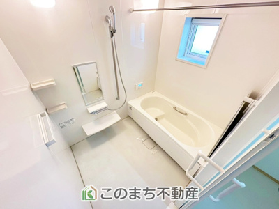 【浴室】 | 宇都宮市鶴田町戸建（区画整理地） | 雨の日の洗濯も安心♪換気乾燥暖房機を完備した1坪サイズのシステムバスです


