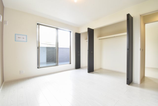 富士見市鶴馬２丁目の新築一戸建の収納|全居室クローゼット付きでプライベートな空間もゆったりくつろげます。