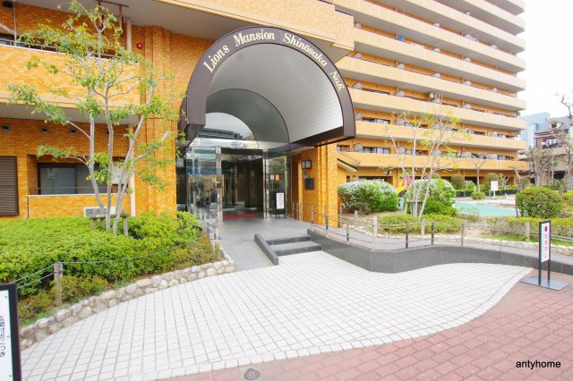 ライオンズマンション新大阪第6　仲介手数料無料のエントランス