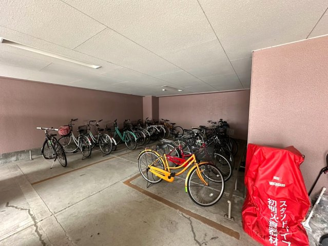 ラビデンス守山町南の駐輪場|駐輪場。屋根付きで雨の日も安心ですね◎