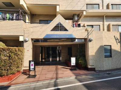 【外観】 | レジェンド杉並ガーデン | 鉄筋コンクリート造のがっちりとした建物。