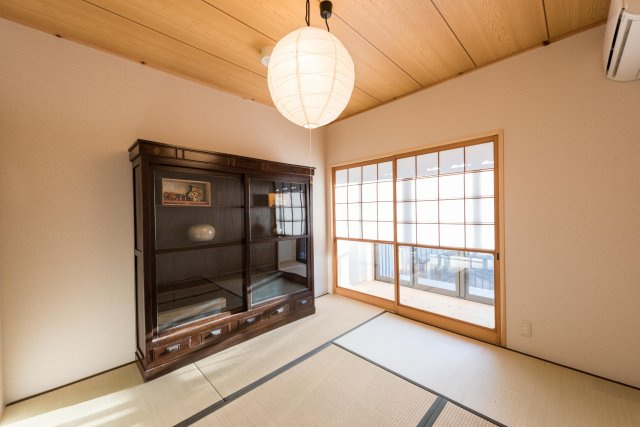 【オーナーチェンジ物件】右馬寮町戸建の和室|来客時にも便利な和室付き