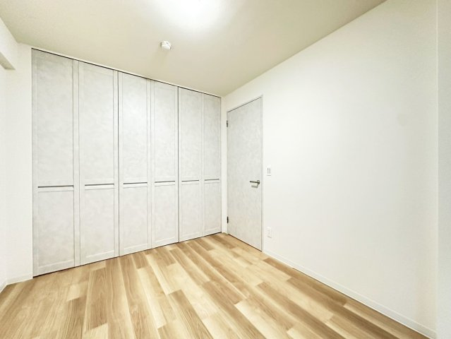 ユニ・アルス洛西プレジオ　2階の洋室