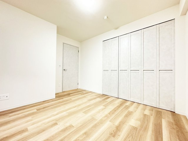 ユニ・アルス洛西プレジオ　2階の洋室