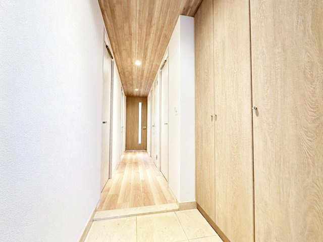 ユニ・アルス洛西プレジオ　2階の玄関