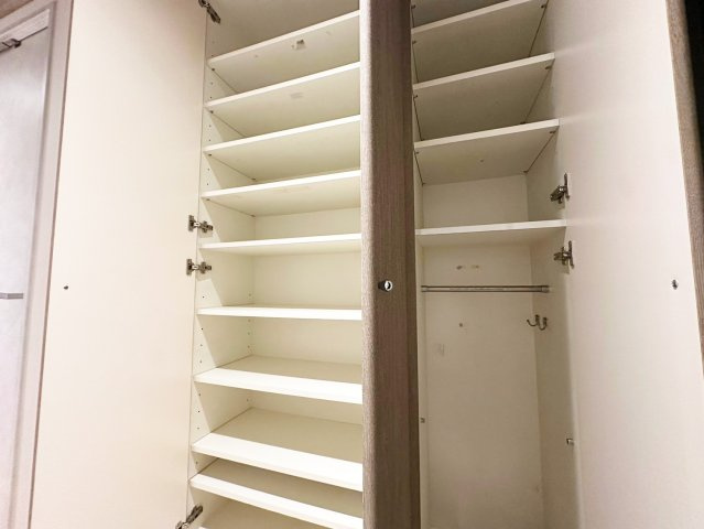 ユニ・アルス洛西プレジオ　2階の収納