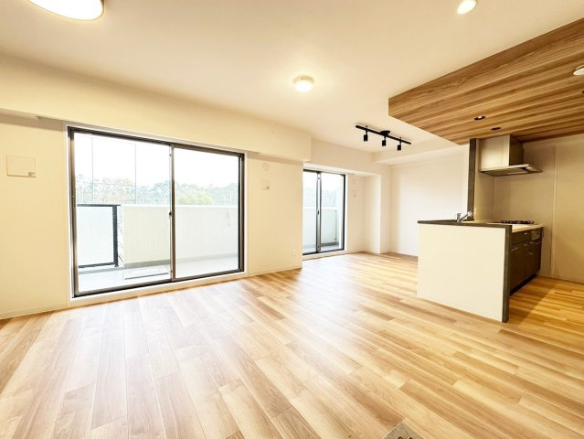 ユニ・アルス洛西プレジオ　2階の居間・リビング