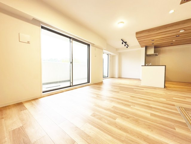 ユニ・アルス洛西プレジオ　2階の居間・リビング