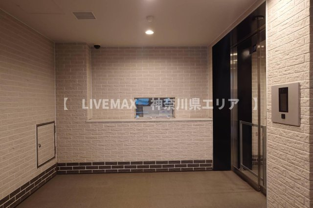 【エントランス】ドゥーエ横濱桜木町
