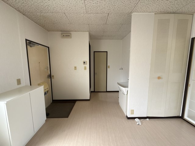 サンシティー北新在家　B棟の居間・リビング