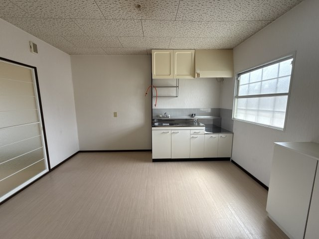 サンシティー北新在家　B棟の居間・リビング